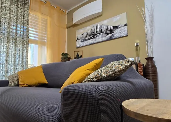 Varese Prime - Air Conditioning, 2 Parking, 2 Baths, City Centre, 200Mt Villa Esengrini Montalbano, No Keybox